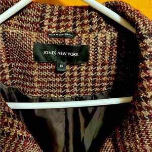 Jones New York Trench Coat Plaid in excellent condition